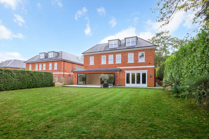 House Birds Hill Rise in Elmbridge