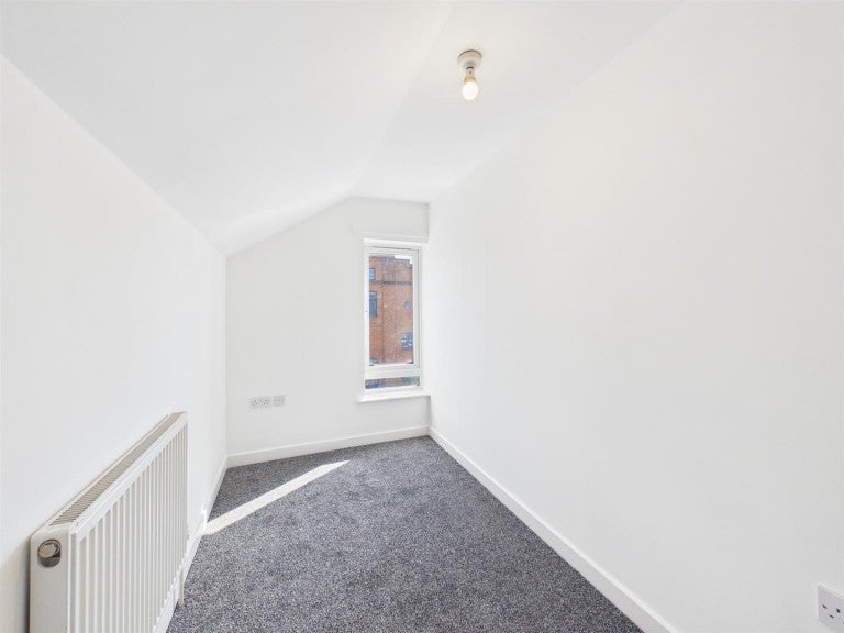 Flat Albany Road in Coventry
