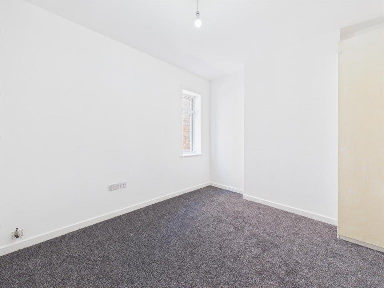Flat Albany Road in Coventry