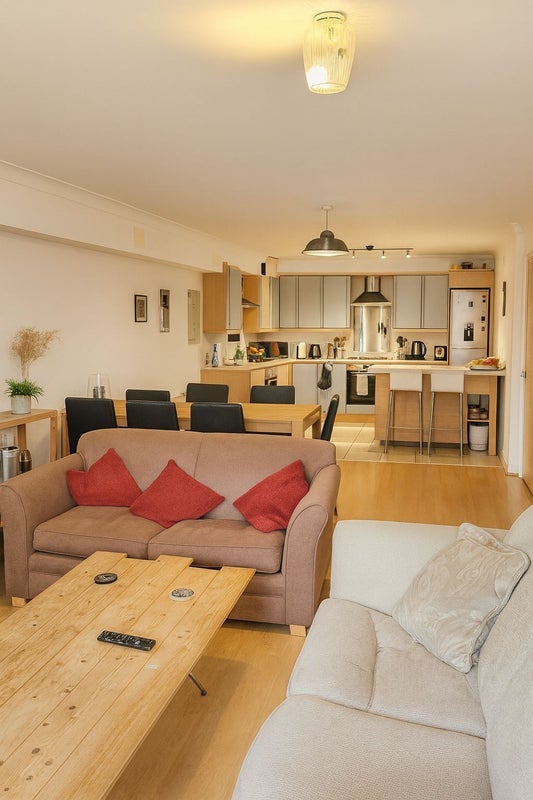 Room Kingsland Road in Greater London
