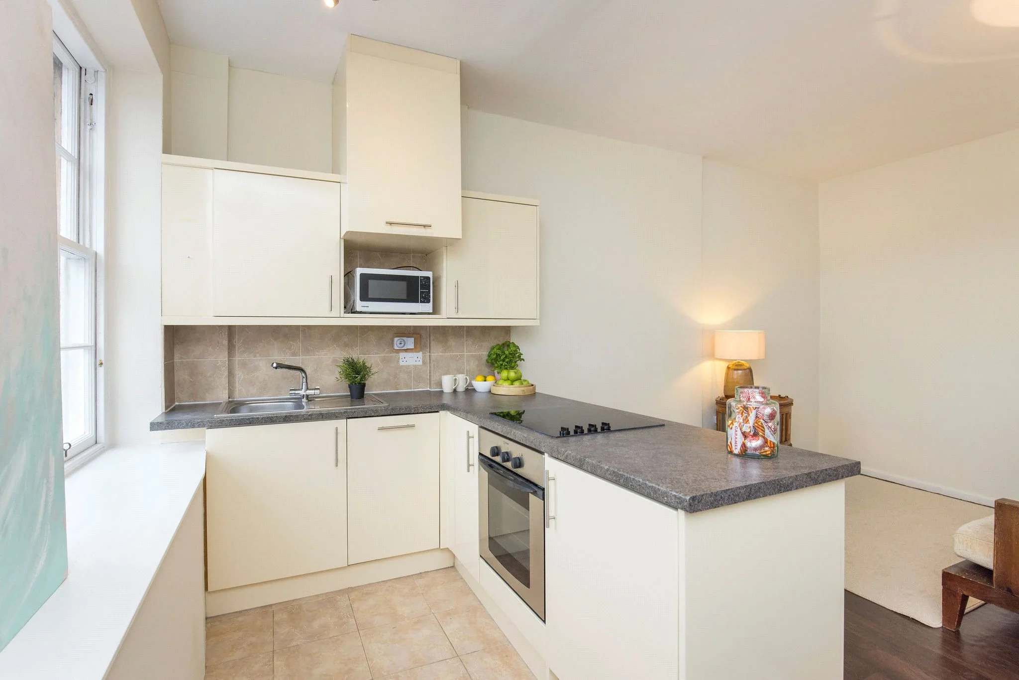 Flat Henderson Row in City of Edinburgh