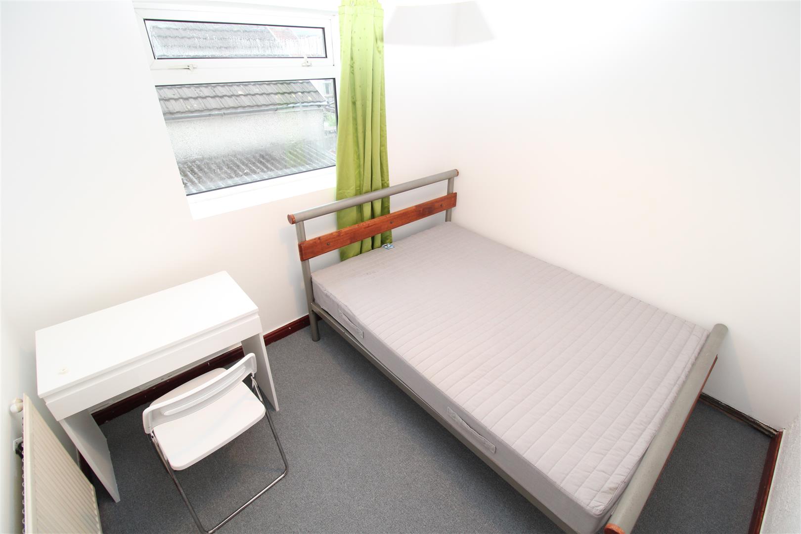 Room Oxford Street in Pontypridd