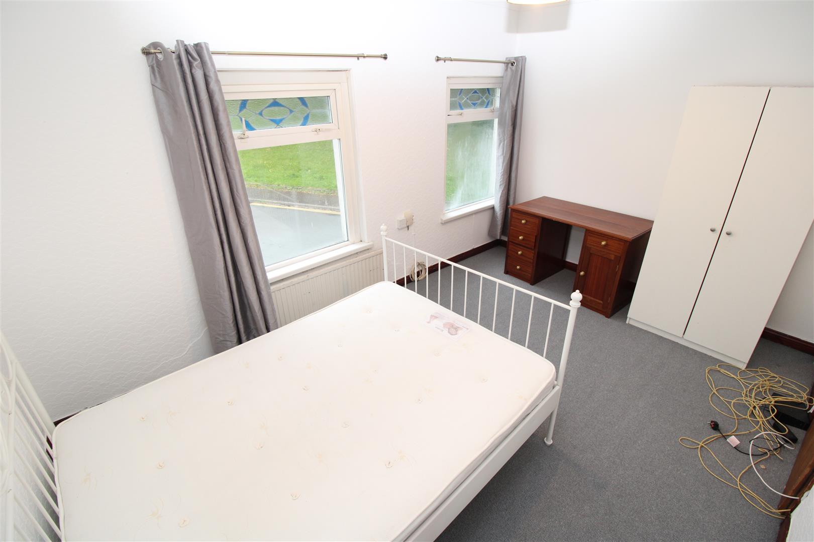 Room Oxford Street in Pontypridd