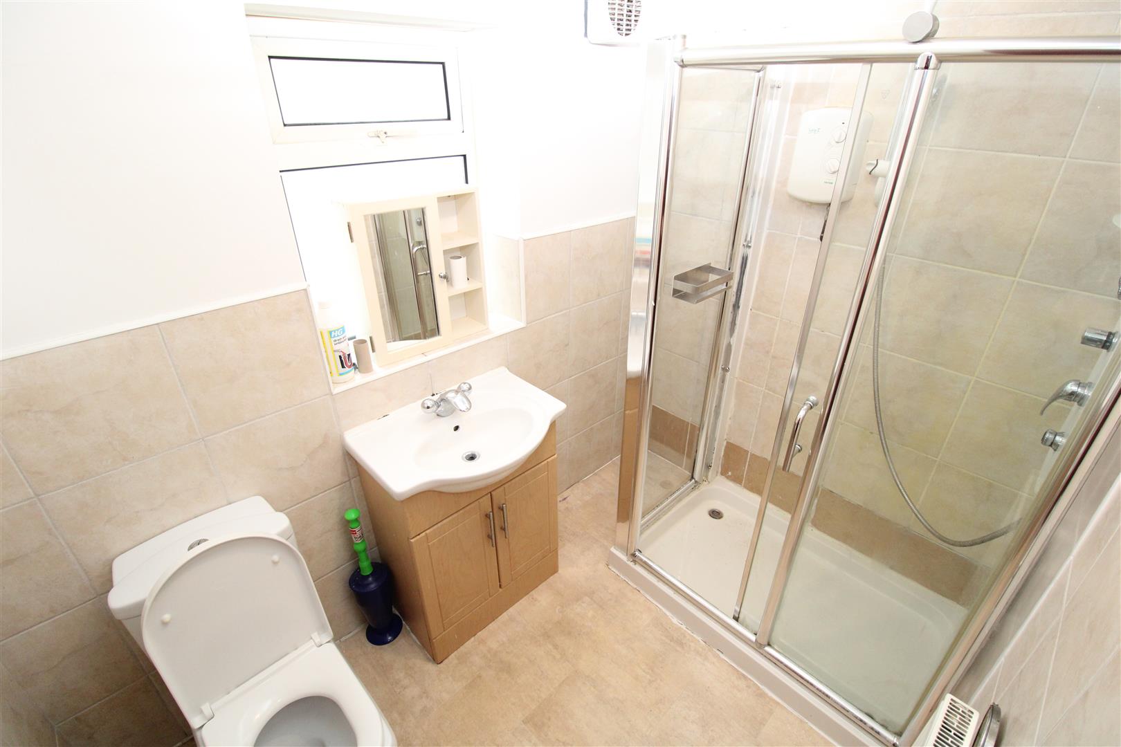 Room Oxford Street in Pontypridd