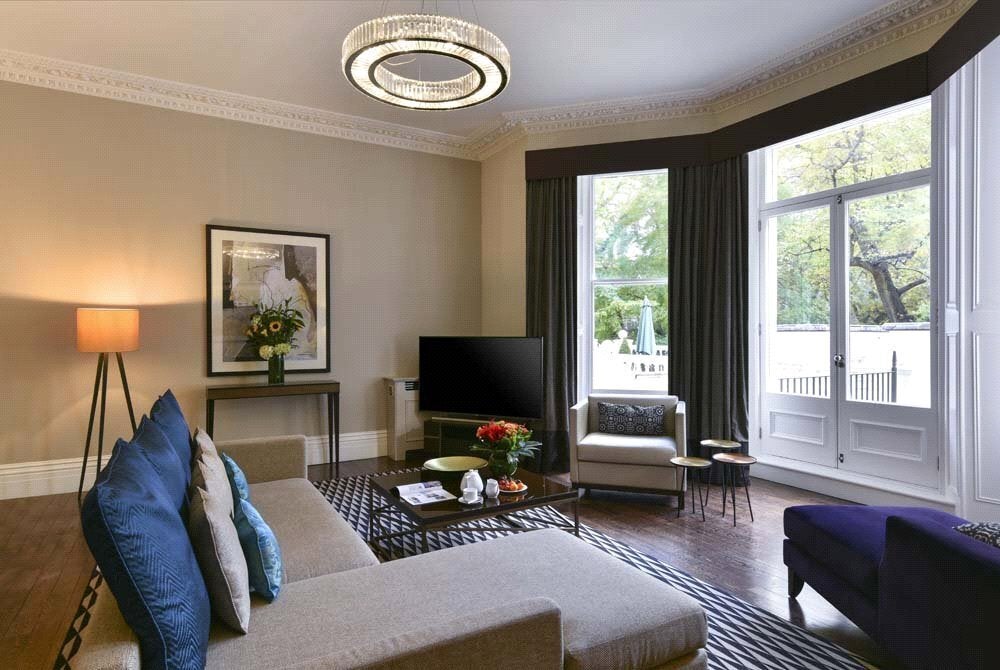 Flat Cromwell Road in Greater London