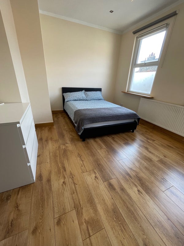 Room Forest Gardens in Greater London