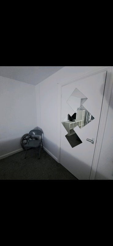 Room Rodbourne Road in Bristol