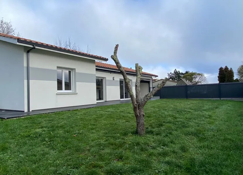 Maison Chemin du Pin à Sallebœuf