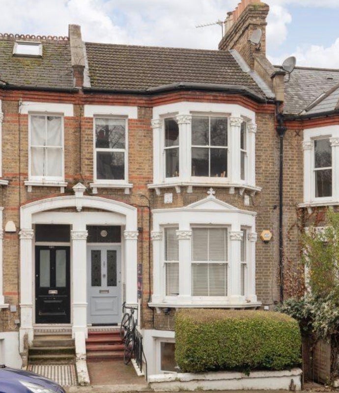 Room Waller Road in Greater London