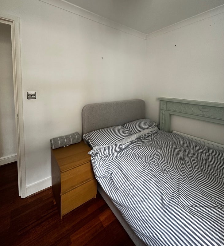 Room Waller Road in Greater London