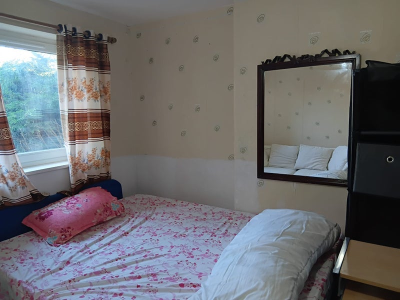 Room West Pilton Grove in City of Edinburgh