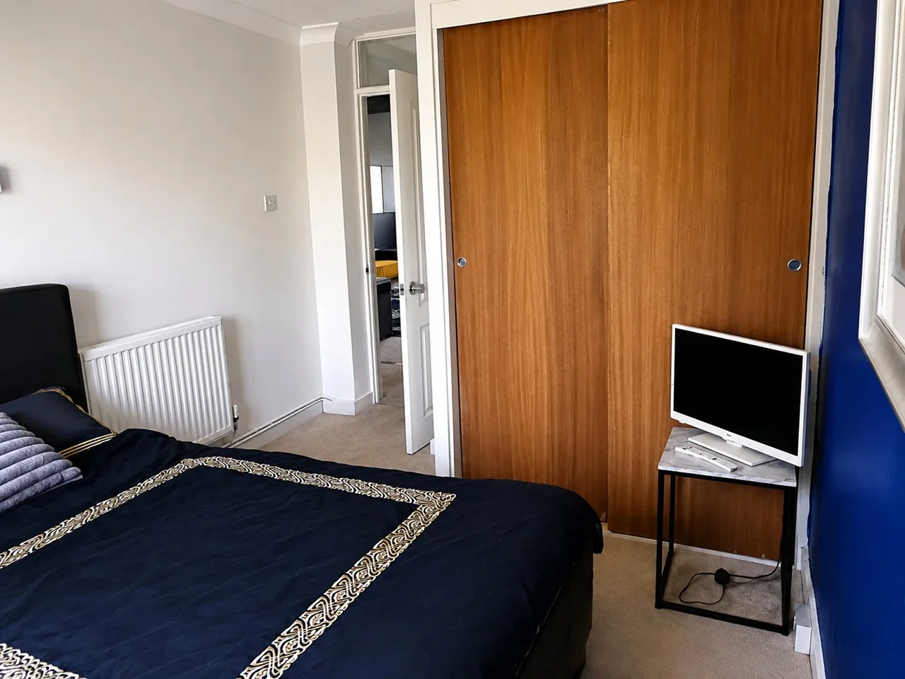 Room Thames Side in Borough of Spelthorne