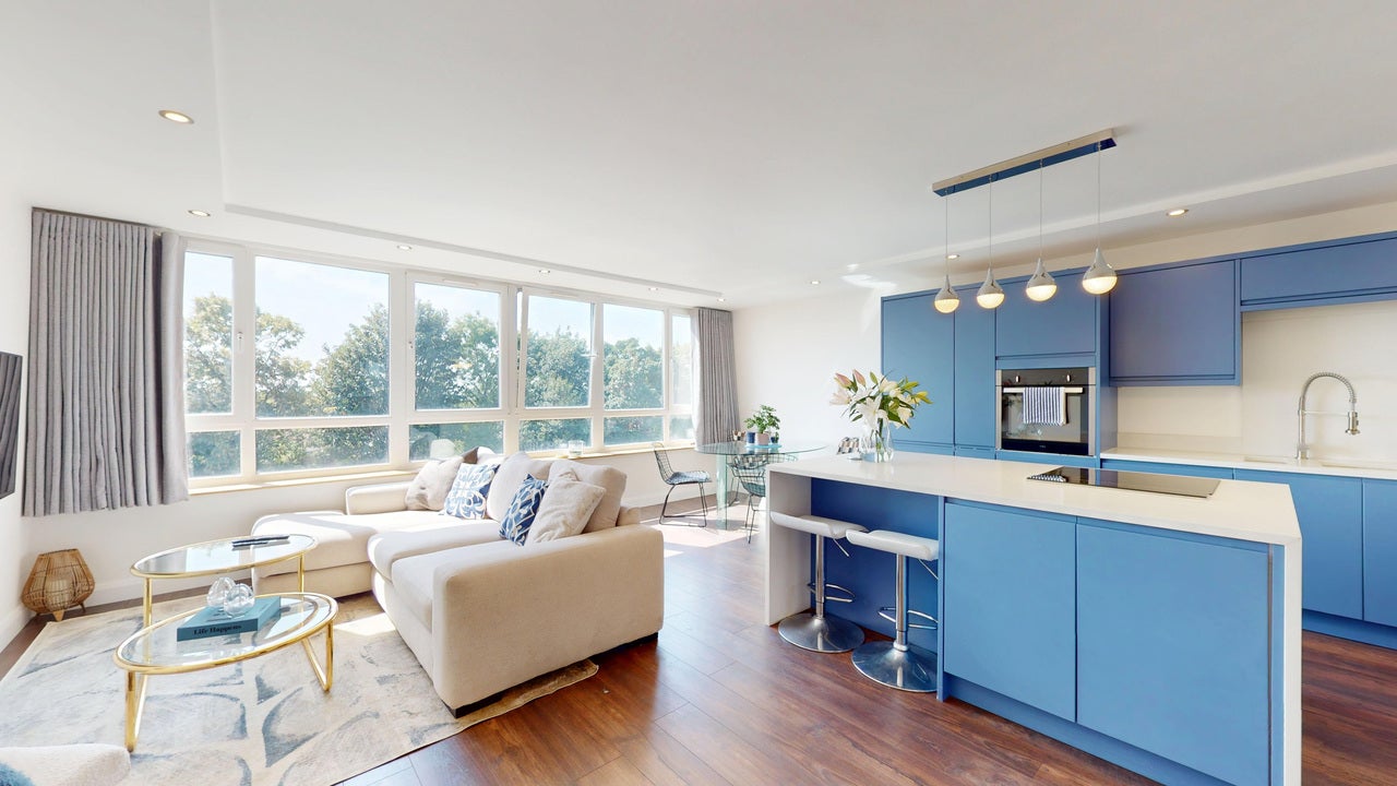 Flat Sandringham Drive in Leeds