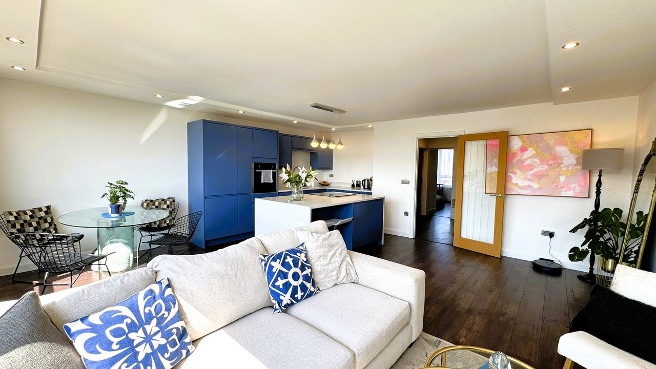 Flat Sandringham Drive in Leeds