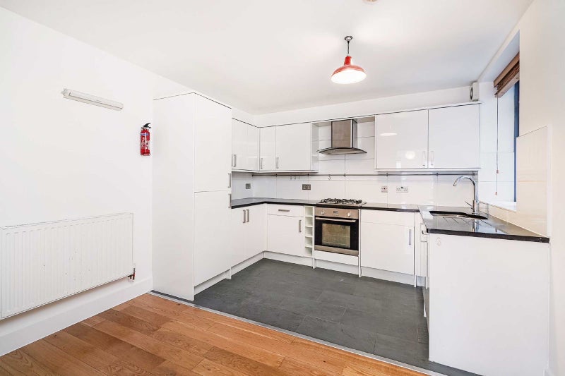 Room Curtain Road in Greater London