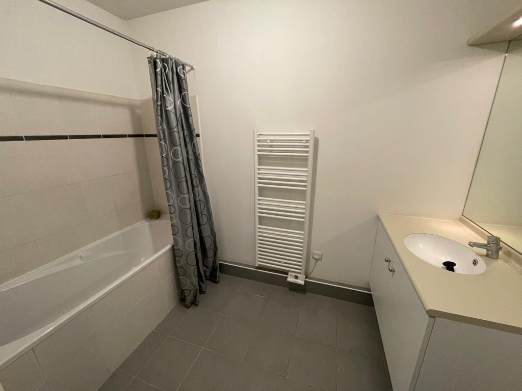 Flat Rue Georges Duby in Aix-en-Provence