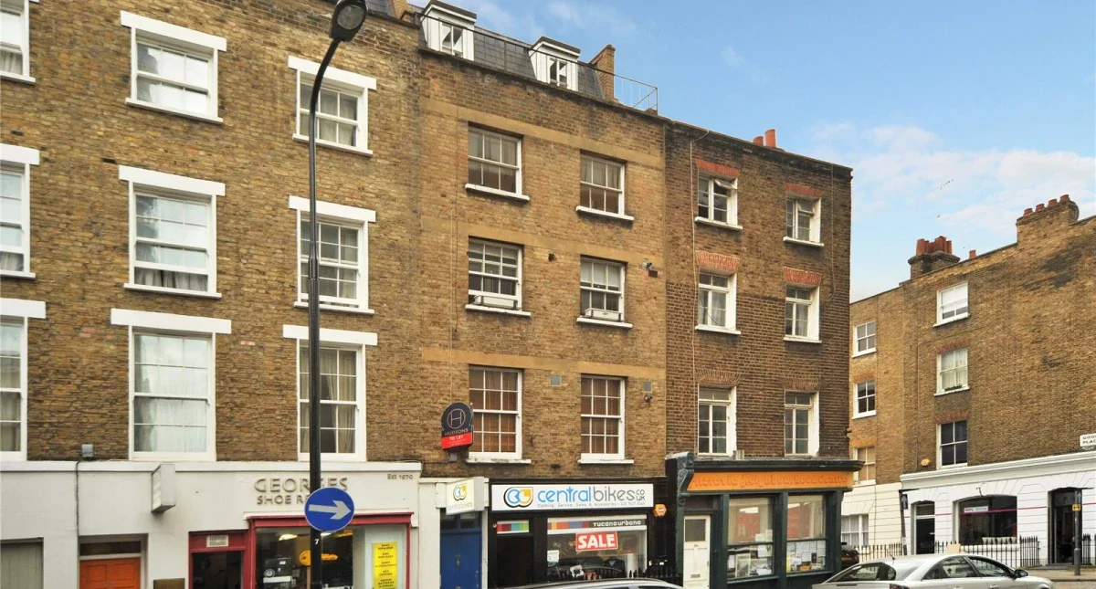 Flat Tottenham Street in Greater London