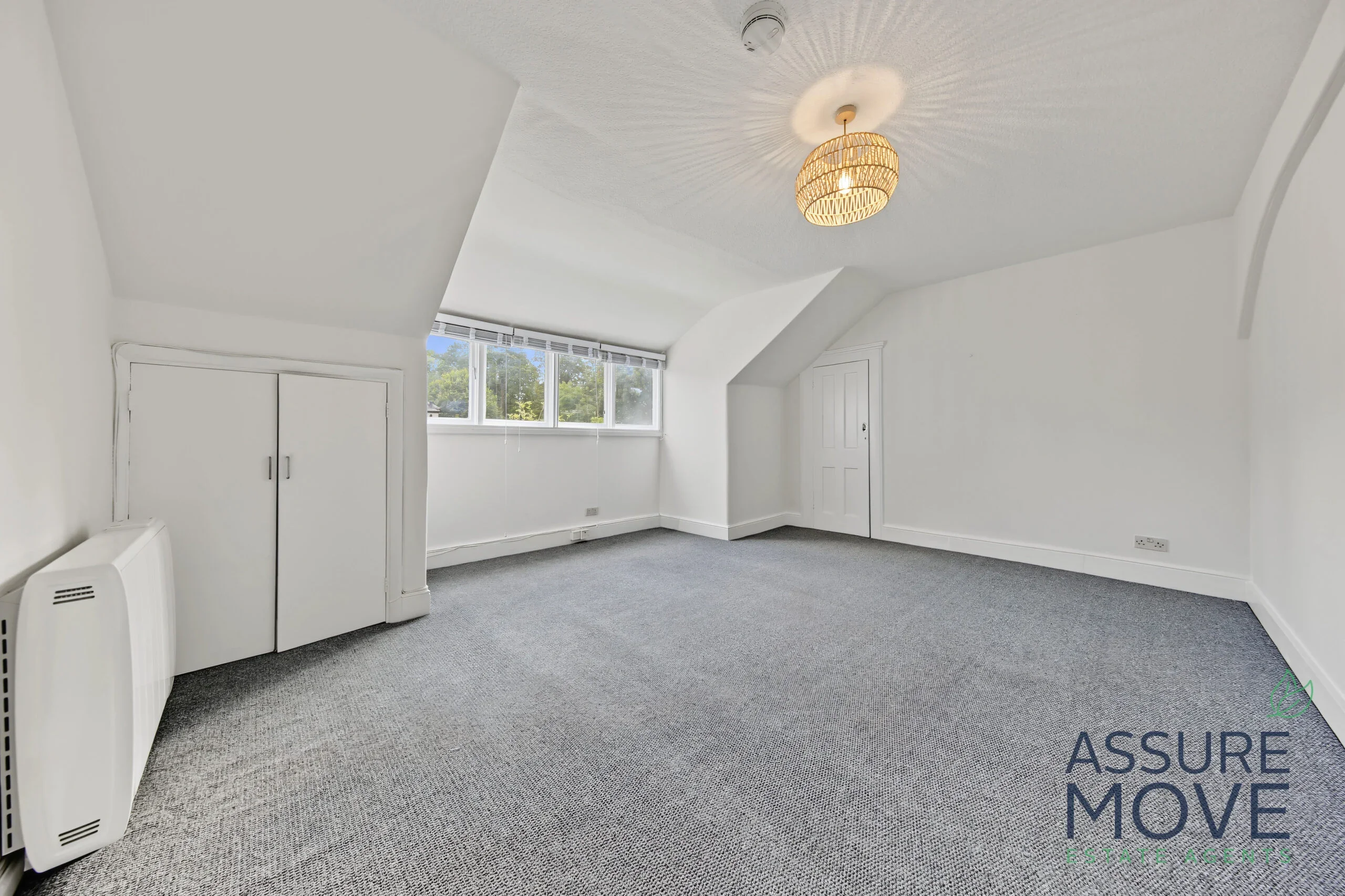 Flat Haslemere Road in Greater London