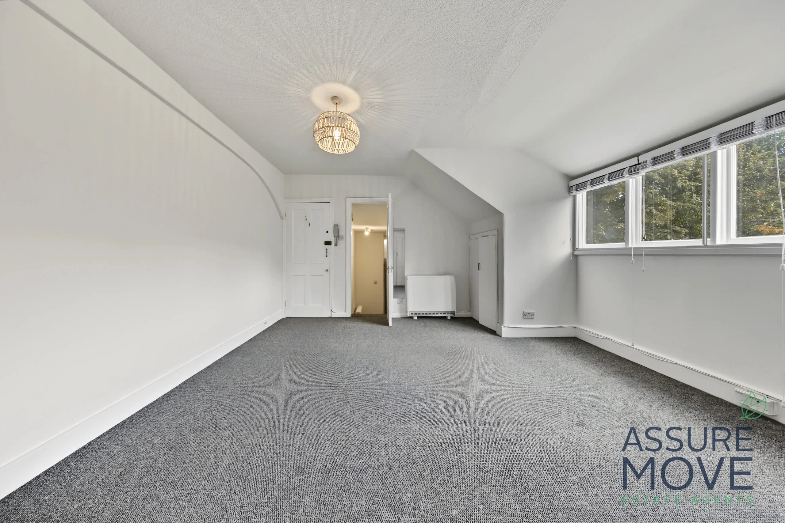 Flat Haslemere Road in Greater London