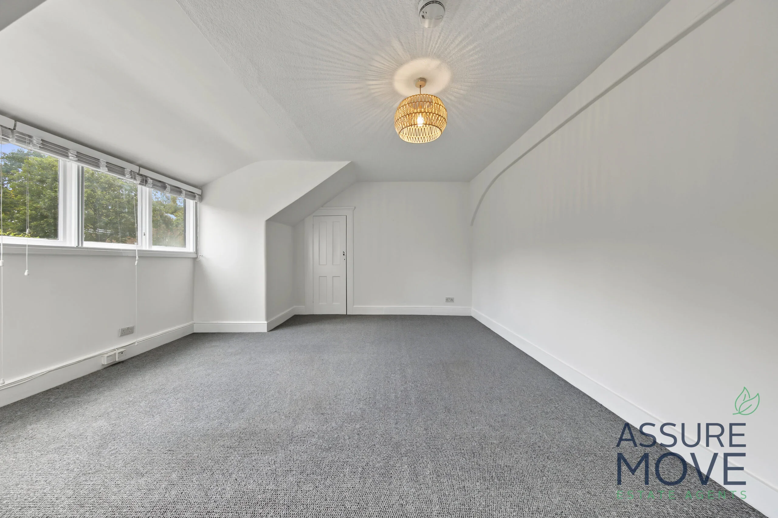 Flat Haslemere Road in Greater London
