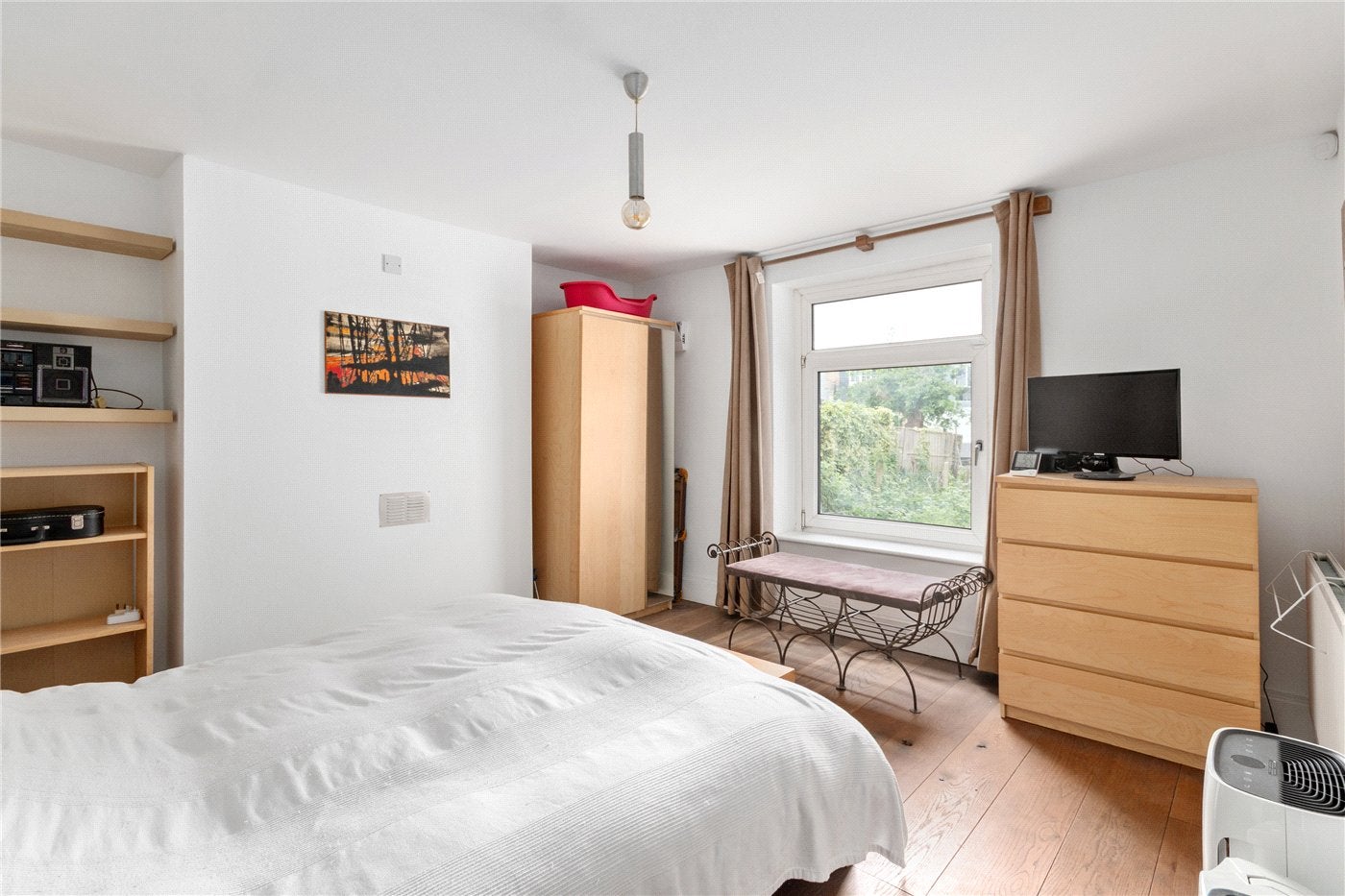 Flat Gipsy Road in Greater London
