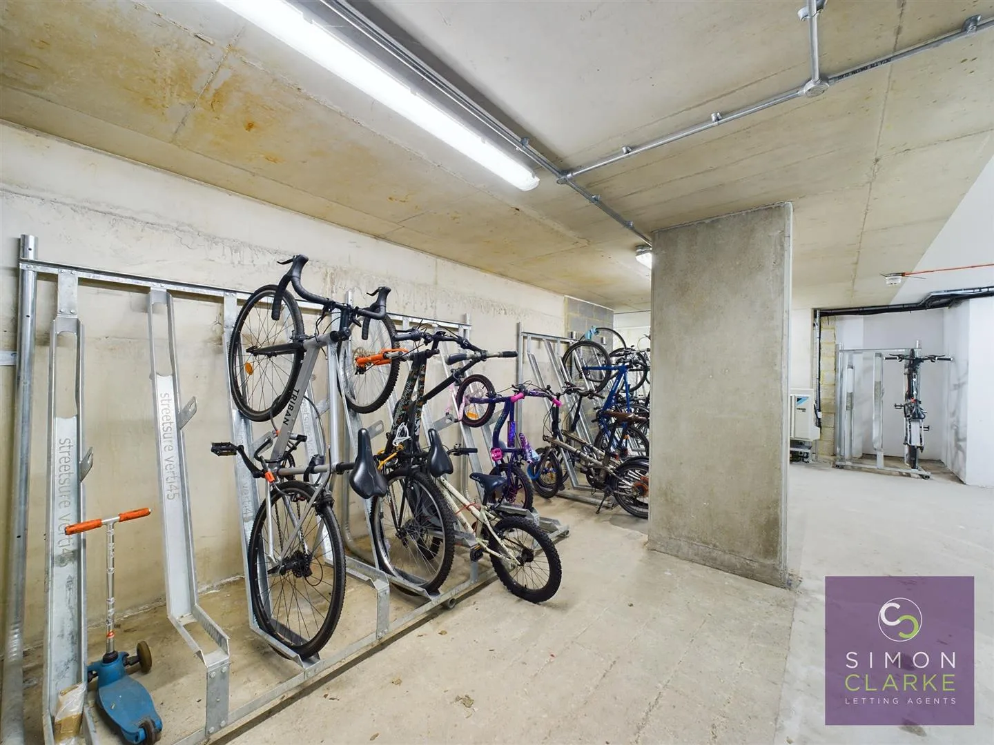 Flat Acton Walk in Greater London
