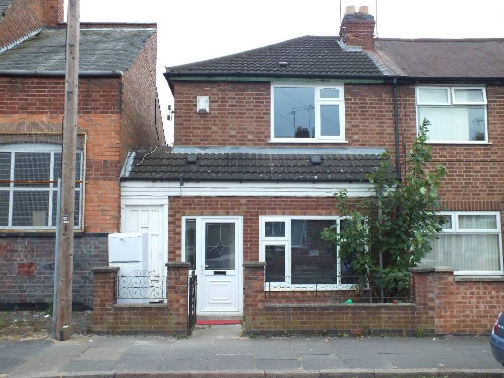 Flat Prestwold Road in Leicester