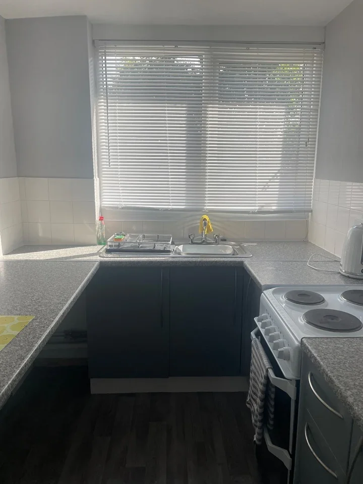 Flat Riffams Court in Basildon