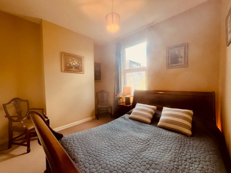 Room Leighton Road in Greater London