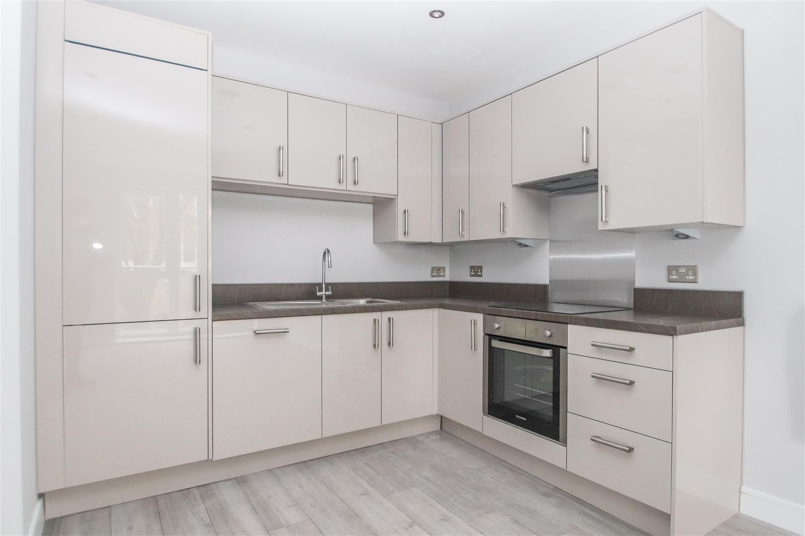 Flat Victoria Avenue in Southend-on-Sea