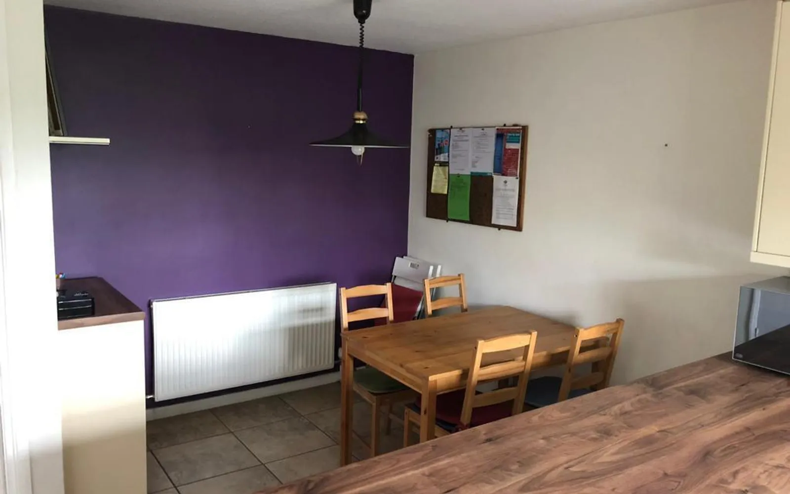 Room Woodside Court in Greater London