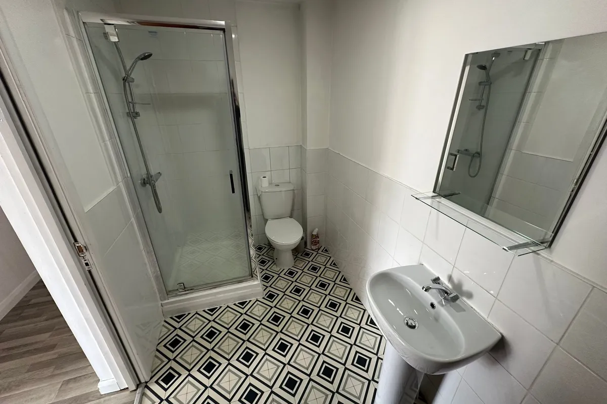 Flat Llantrisant Road in Pontypridd