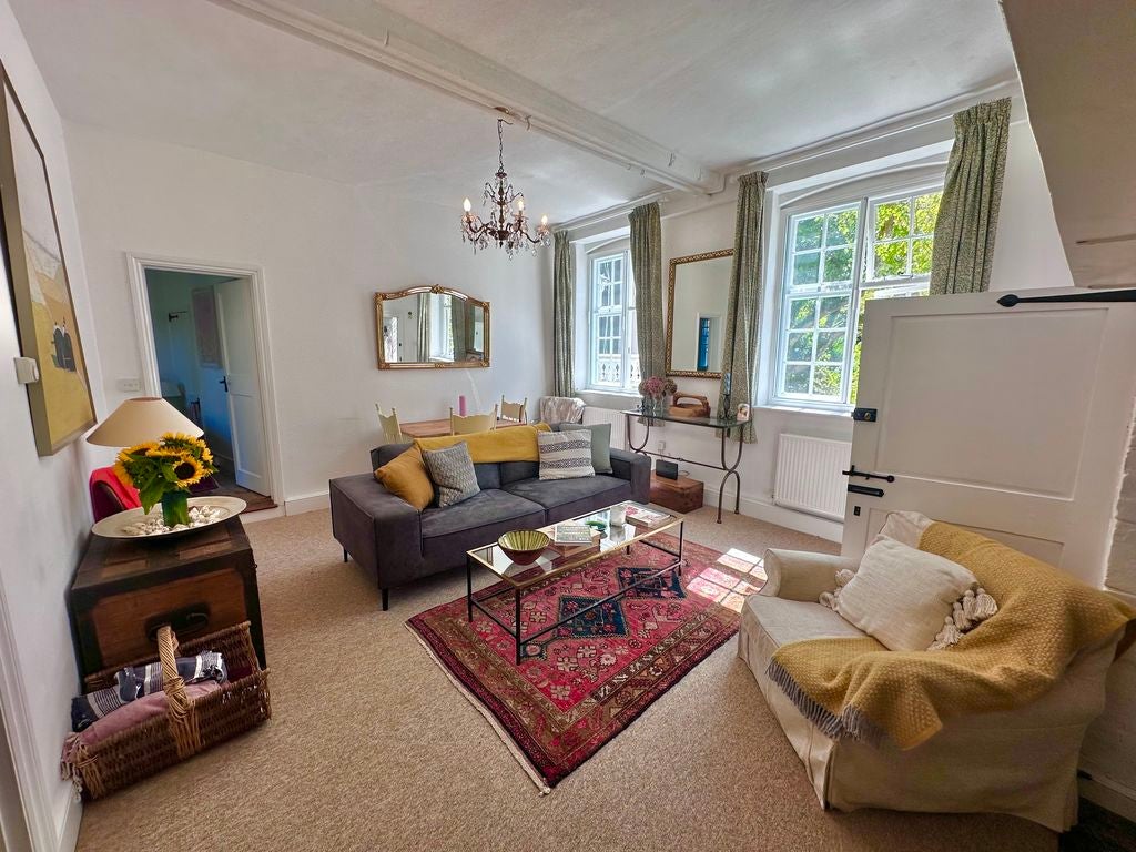 Flat Butlers Green Road in Mid Sussex