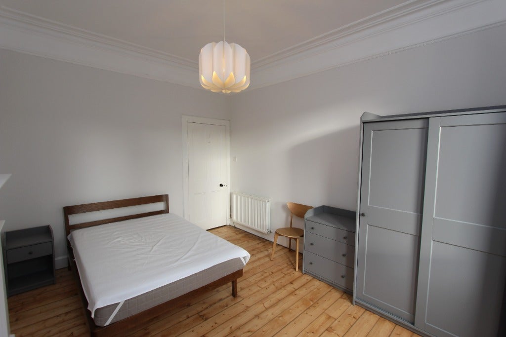 Flat Murieston Place in City of Edinburgh