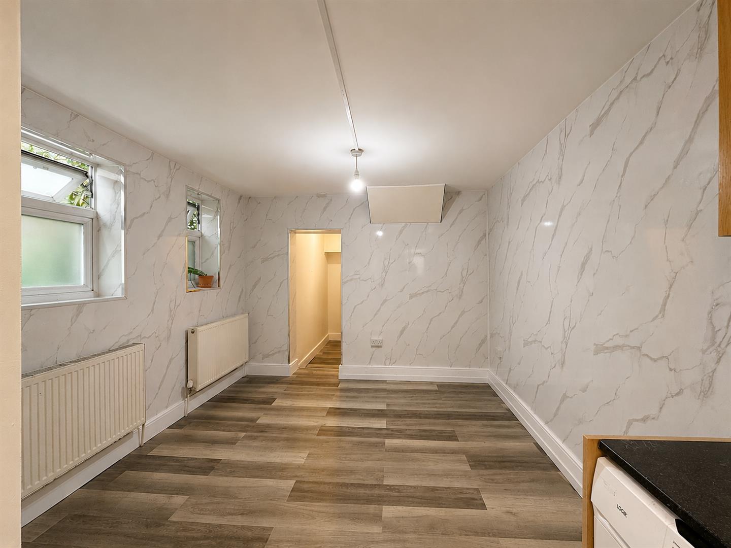 Flat Whitton Road in Greater London