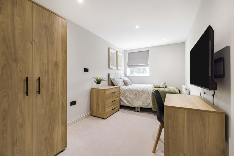 Room Postley Road in Maidstone