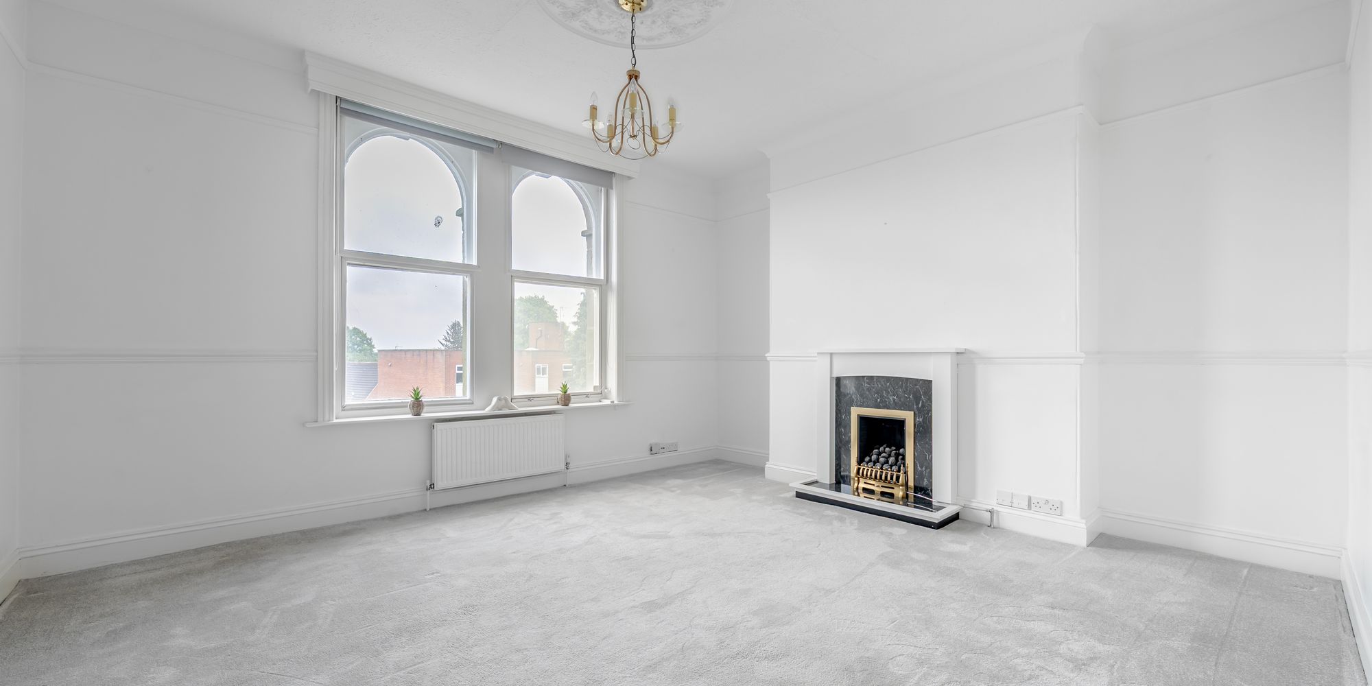 Flat Leeds Road in Harrogate