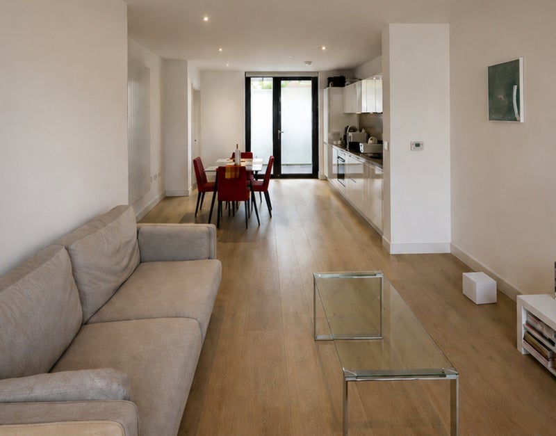 Room Royal Crest Avenue in Greater London