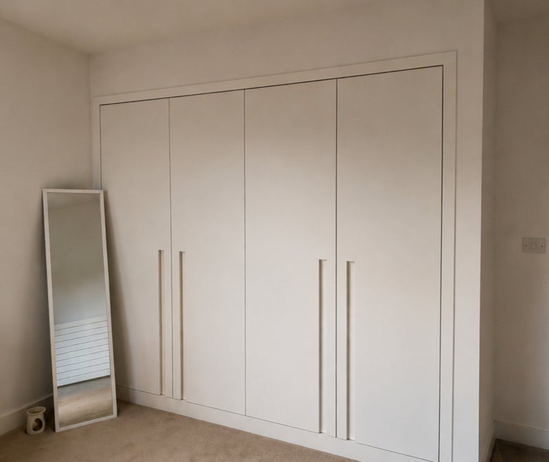 Room Royal Crest Avenue in Greater London