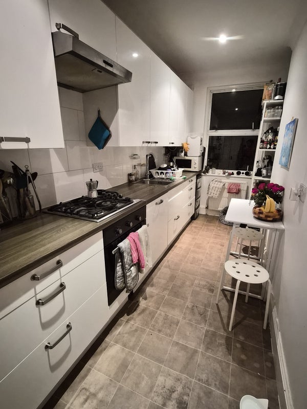 Room Shirlock Road in Greater London