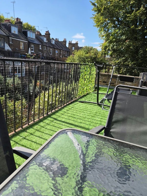 Room Shirlock Road in Greater London