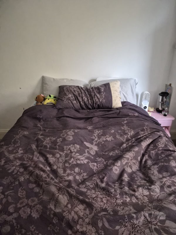 Room Shirlock Road in Greater London