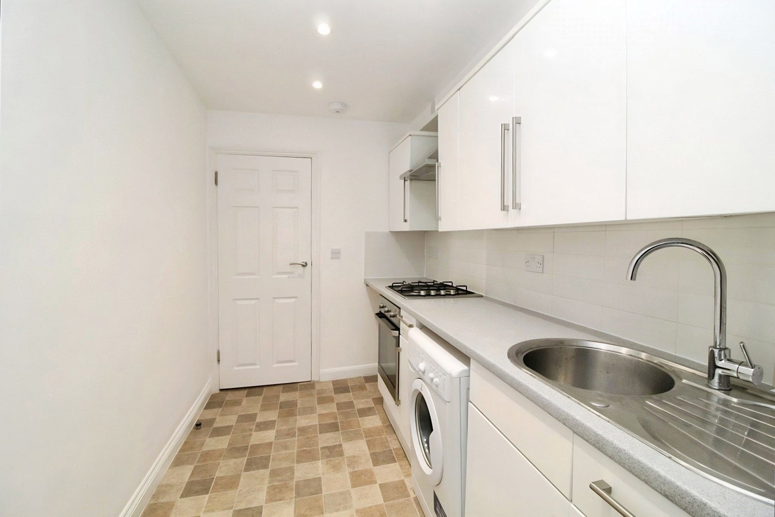 Flat Wellesley Road in Greater London