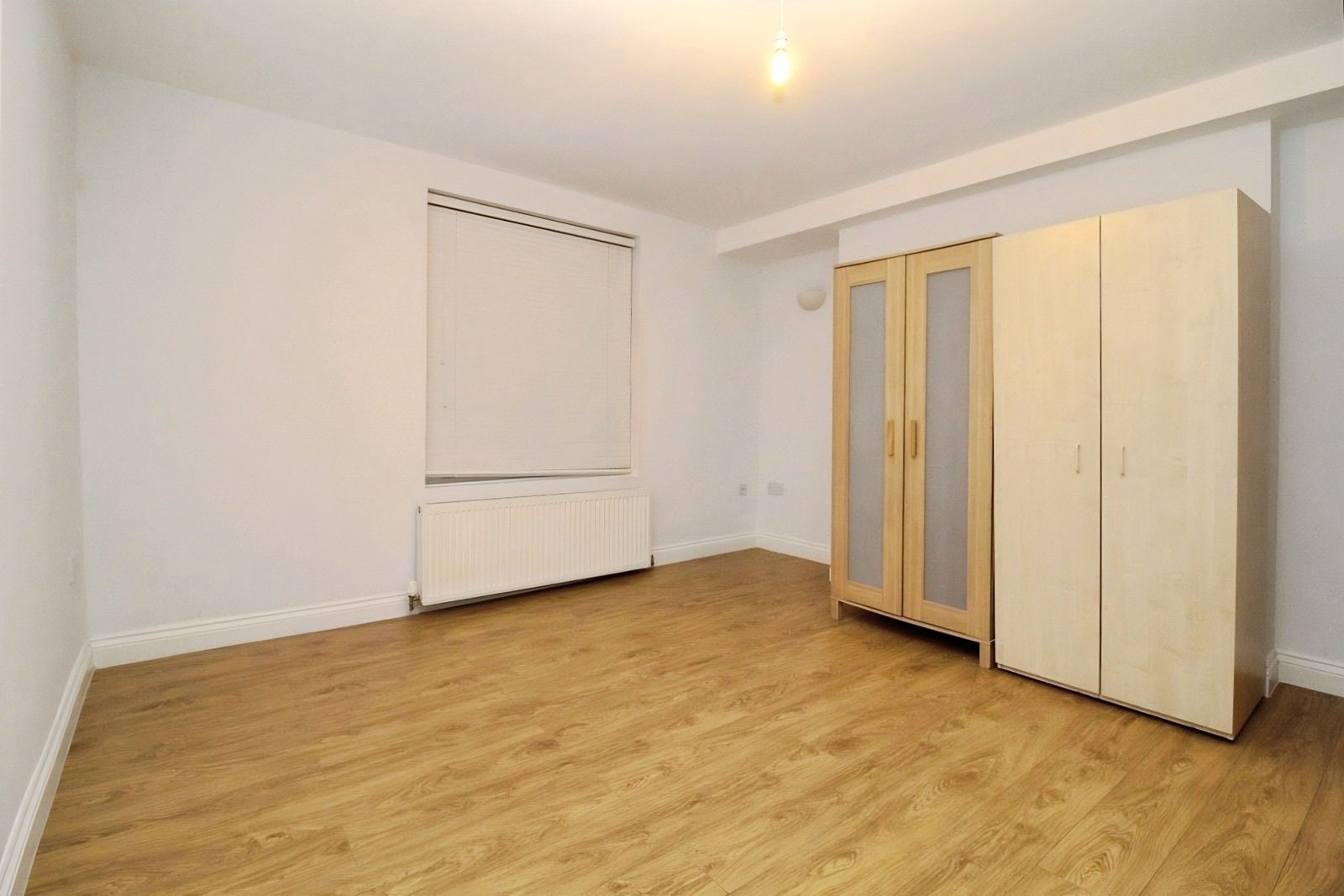 Flat Wellesley Road in Greater London