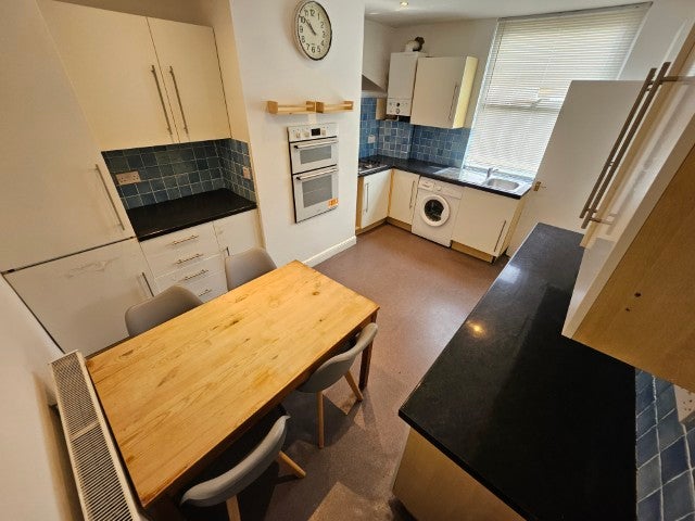 Room Beechwood Grove in Leeds