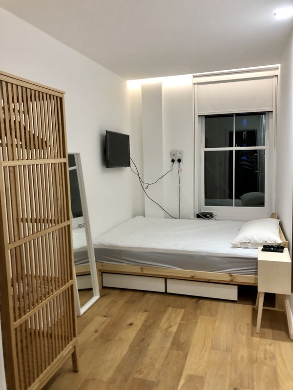 Room Hackney Road in Greater London