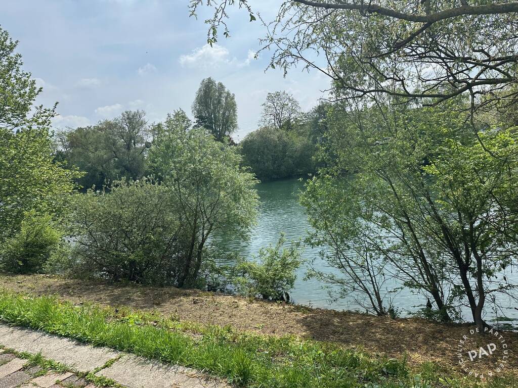 Chambre Avenue du Maréchal Leclerc à Neuilly-sur-Marne