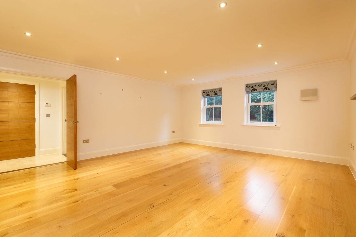 Flat Mount Harry Road in Sevenoaks