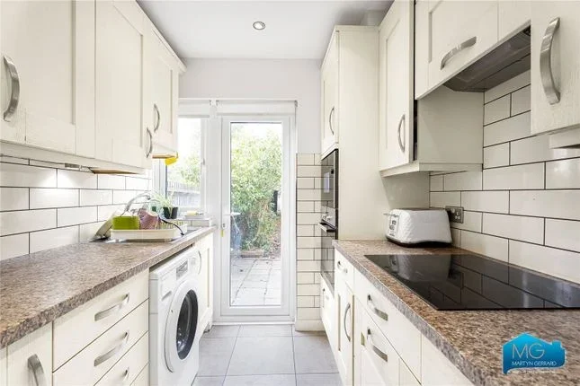 House Cardrew Avenue in Greater London