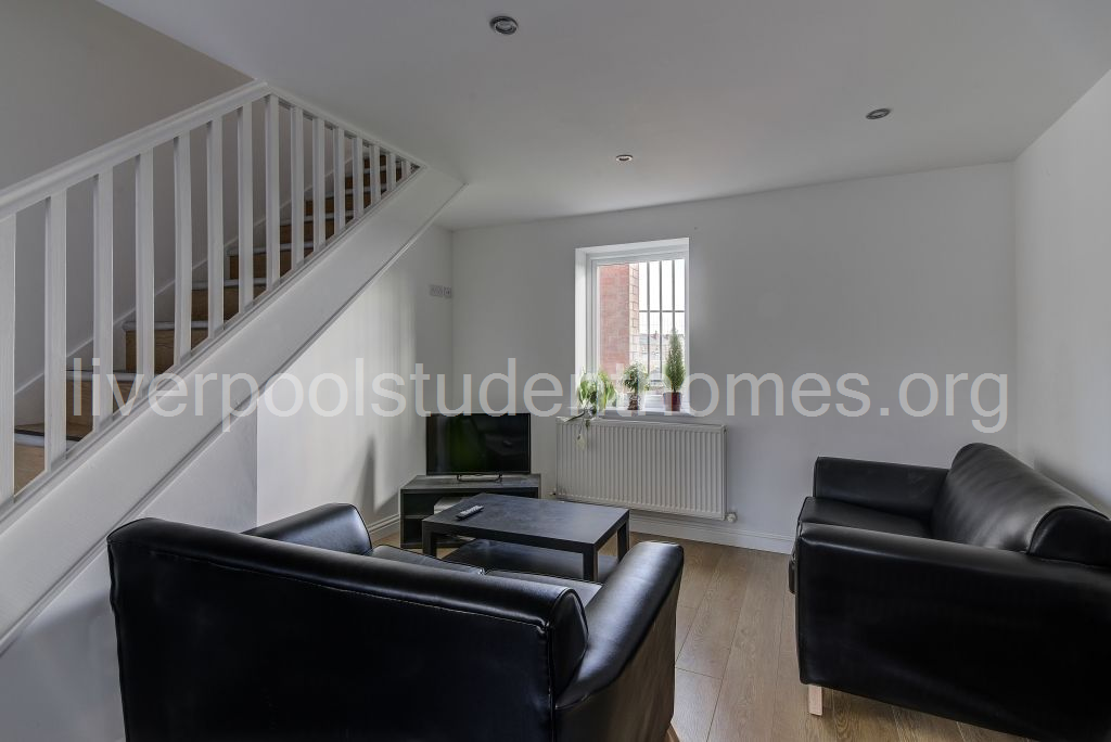 Room Shaw Street in Liverpool